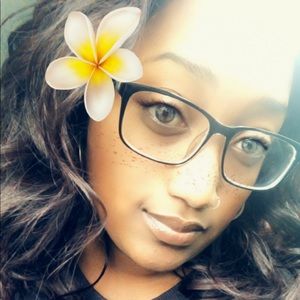 Meet your Posher, Lalacey